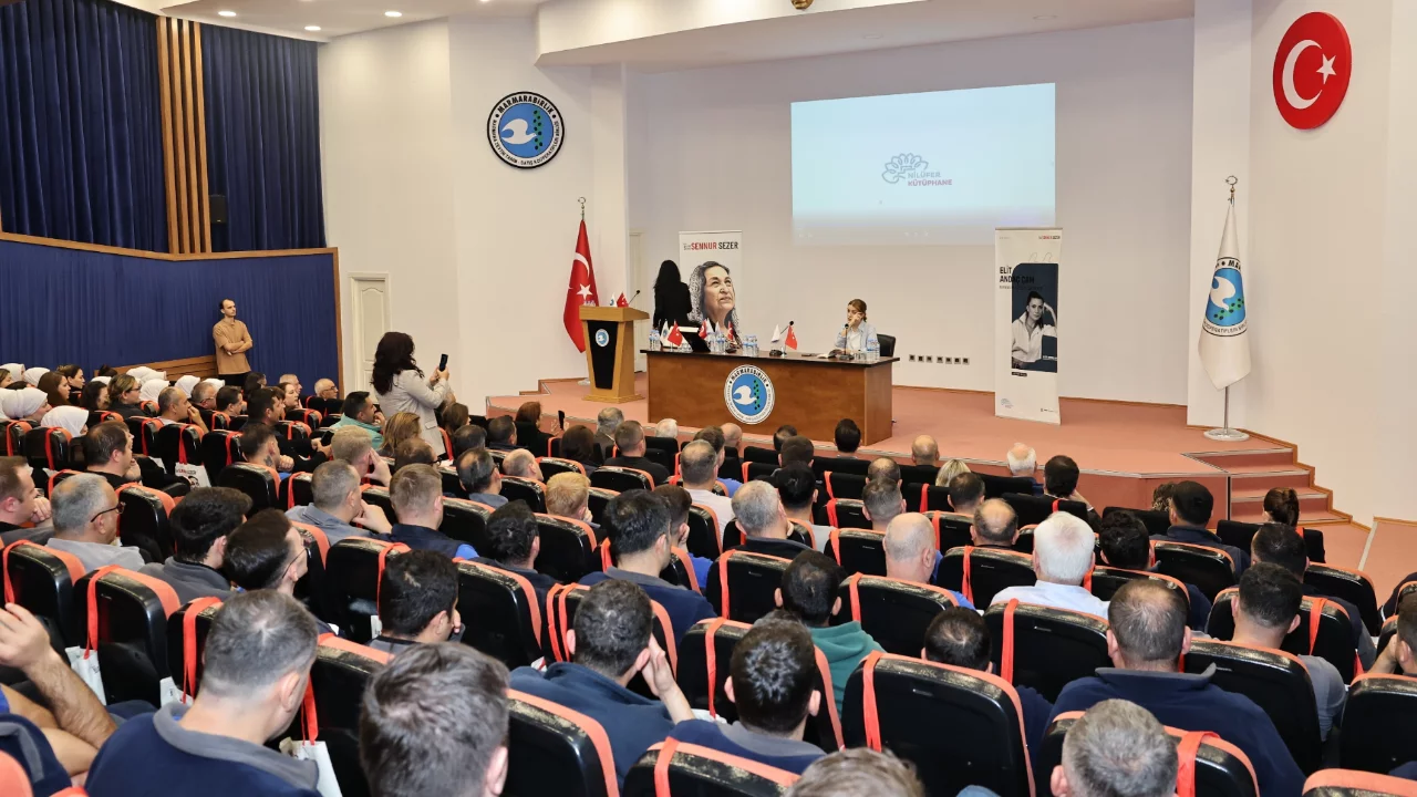 Oyuncu Elit Andaç Çam Nilüfer'de gençler ve işçilerle buluştu 