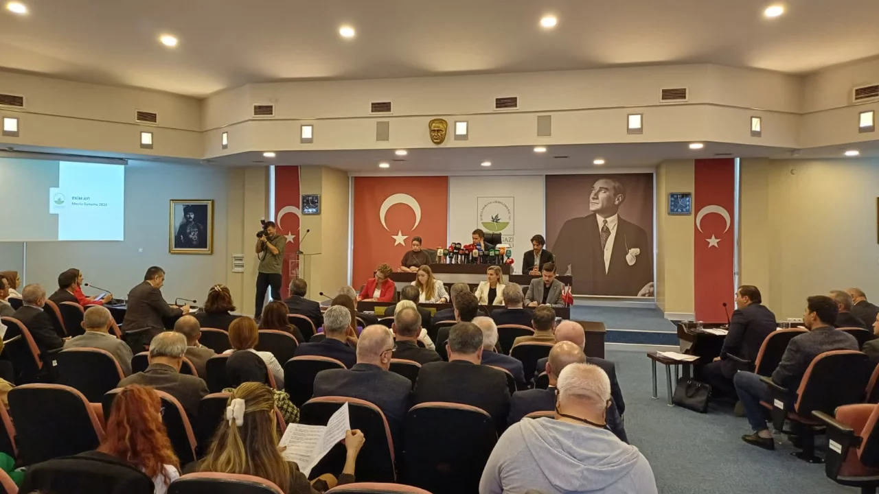 Osmangazi'de aydınlatma gideri i&ccedil;in 70 milyon liralık kesinti! Erkan Aydın a&ccedil;ıkladı
