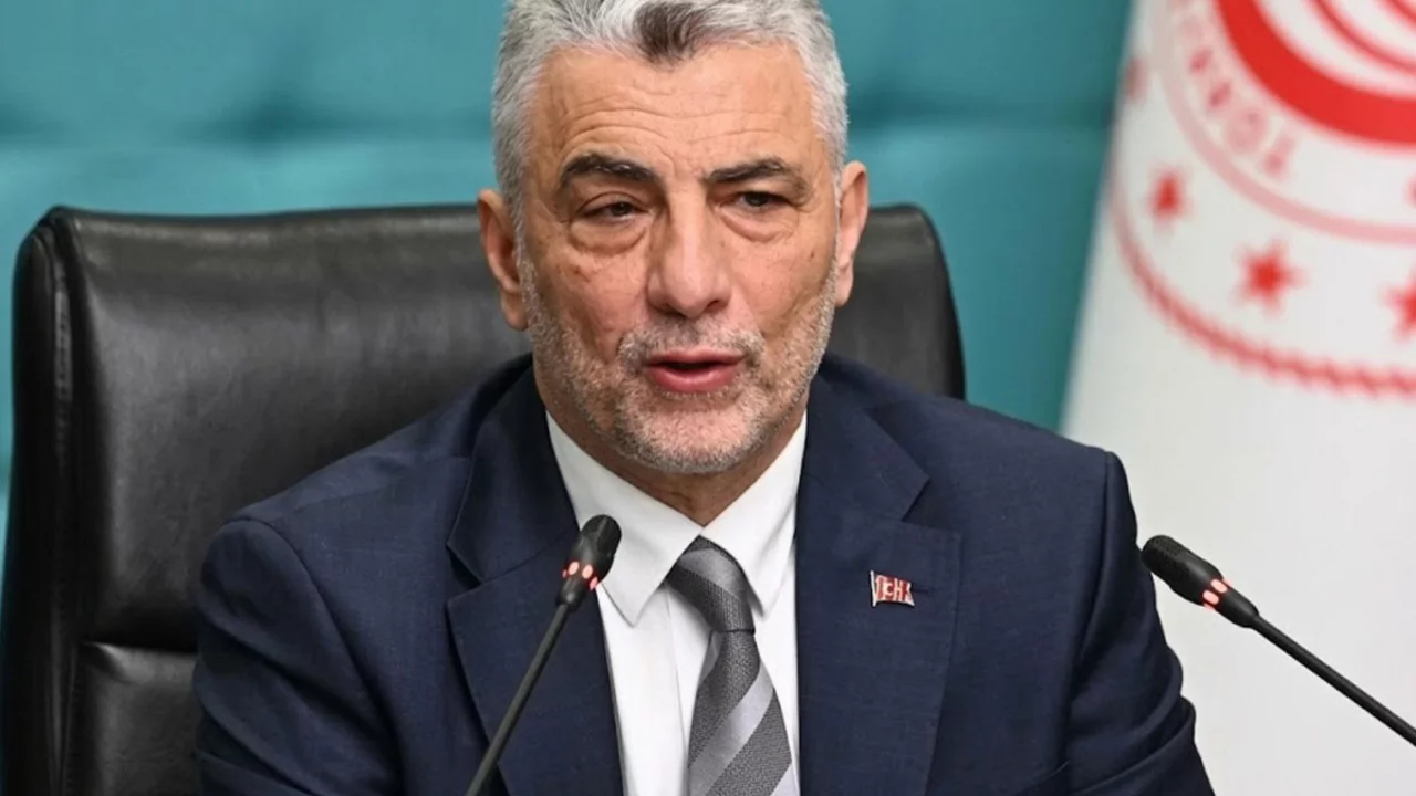 Hesap detaylarını sıraladı! Bakan Bolat'tan hakkındaki fon iddialarına ilişkin a&ccedil;ıklama