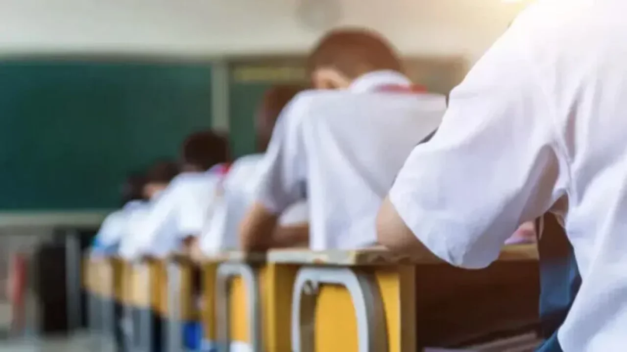 Okullar Ne Zaman Kapanacak? İşte 2027 Yaz Tatili, Ara Tatil ve 15 Tatil Tarihleri...