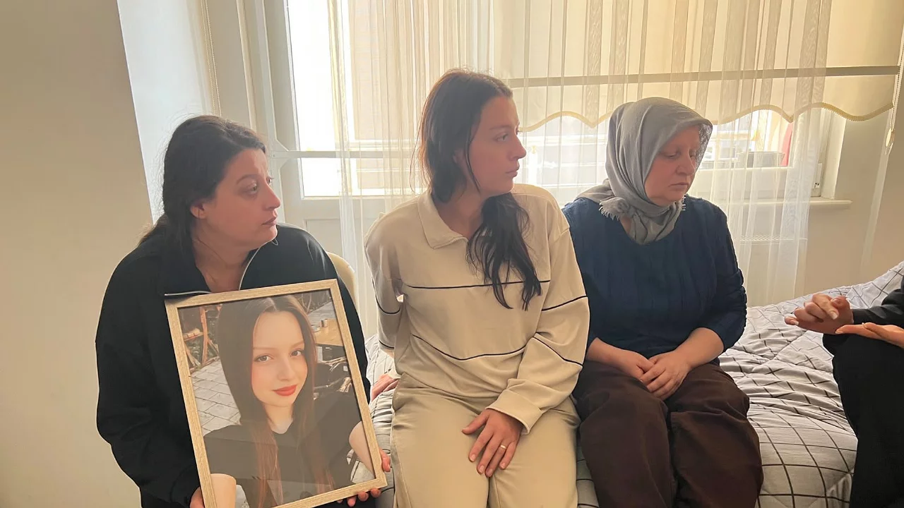 Bursa'da 18 yaşındaki G&ouml;k&ccedil;e'nin &ouml;l&uuml;m&uuml; sonrası ailesinden &ccedil;ağrı: "Talebimiz intikam değil, adalet"