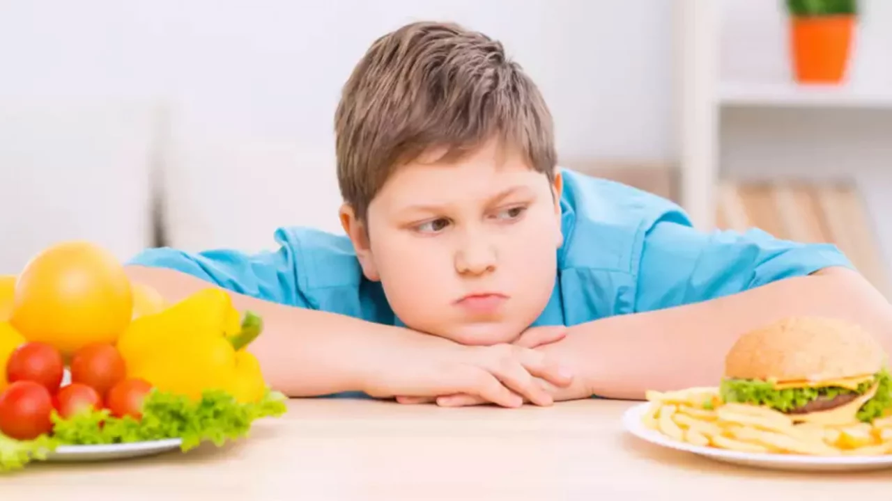 DS&Ouml;'den &ccedil;ocuk obezitesi uyarısı! D&uuml;nya genelinde 170 milyon &ccedil;ocuk ve ergen risk altında