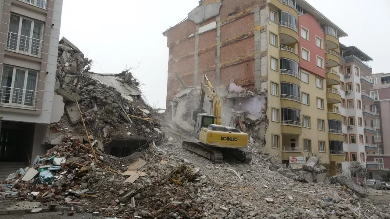 7 ilde yıkım operasyonu: 26 gözaltı