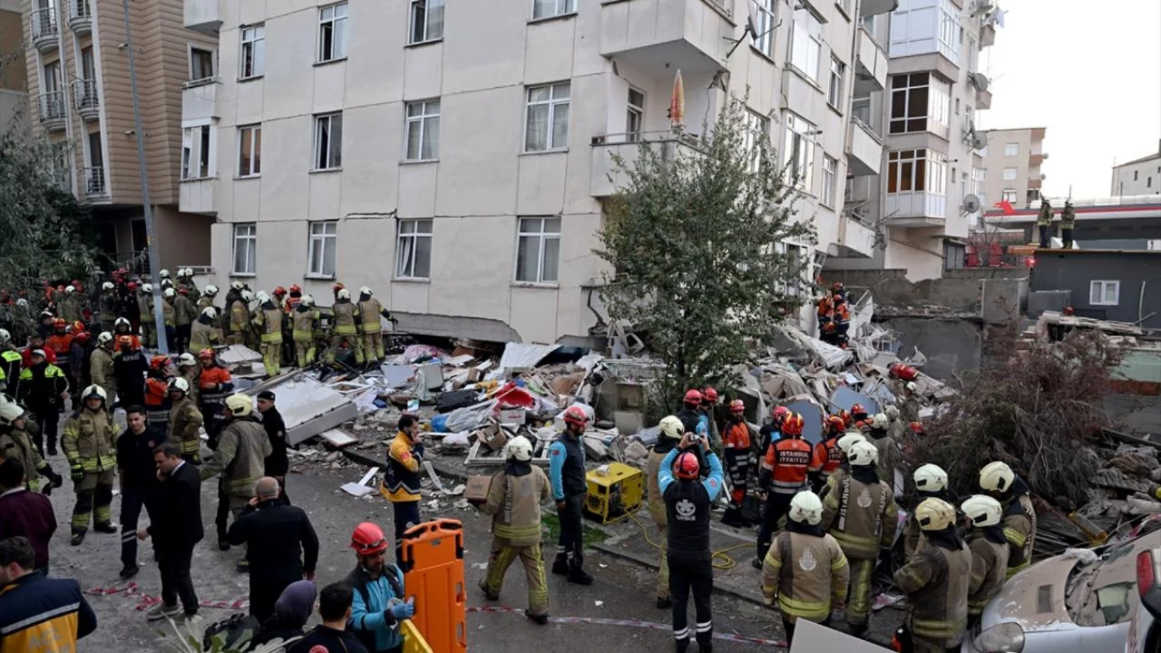 &Ccedil;&ouml;ken binada 5 kişi can vermişti! Mimar ve şantiye şefi tutuklandı