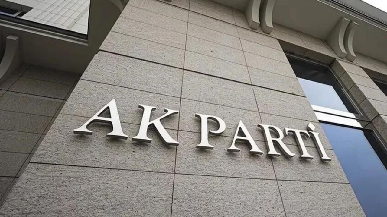 AK Parti'ye yeni katılım mı olacak? Dikkat &ccedil;eken b&uuml;y&uuml;kşehir a&ccedil;ıklaması