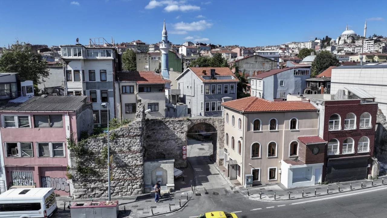 İstanbul'da 1800 yıllık tarihi kapı! Hala kullanılmaya devam ediyor
