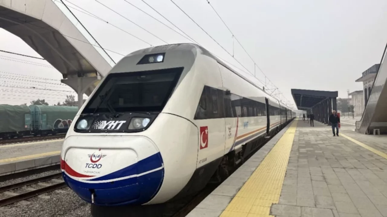 Edirne-&Ccedil;erkezk&ouml;y arasında ilk seferini yaptı