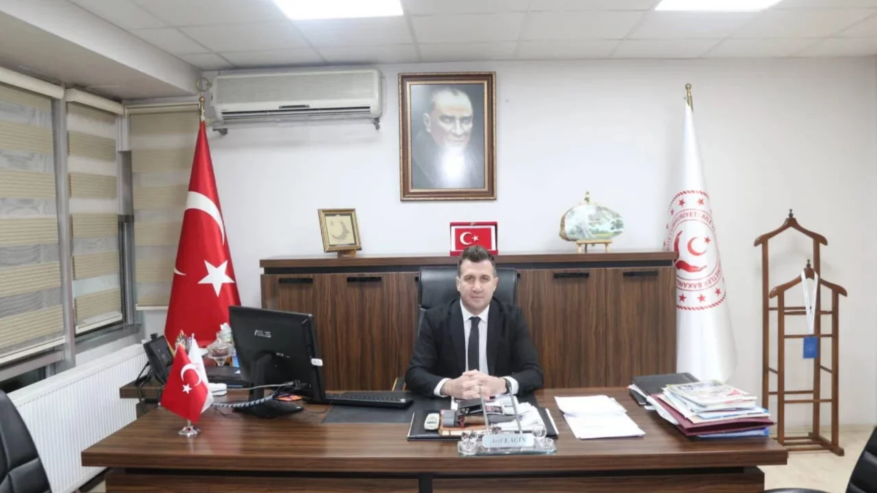 Bursa'ya yeni m&uuml;d&uuml;r ataması! 3 yıldır g&ouml;rev yapan ismin yerine getirildi...