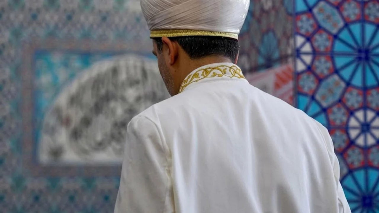 Namaza gelmeyince aramaya koyuldular! Acı ger&ccedil;ek mezarlıkta &ccedil;ıktı