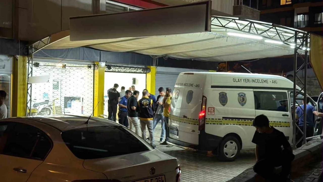Oto yıkama d&uuml;kkanındaki silahlı kavgada can kaybı 2'ye y&uuml;kseldi