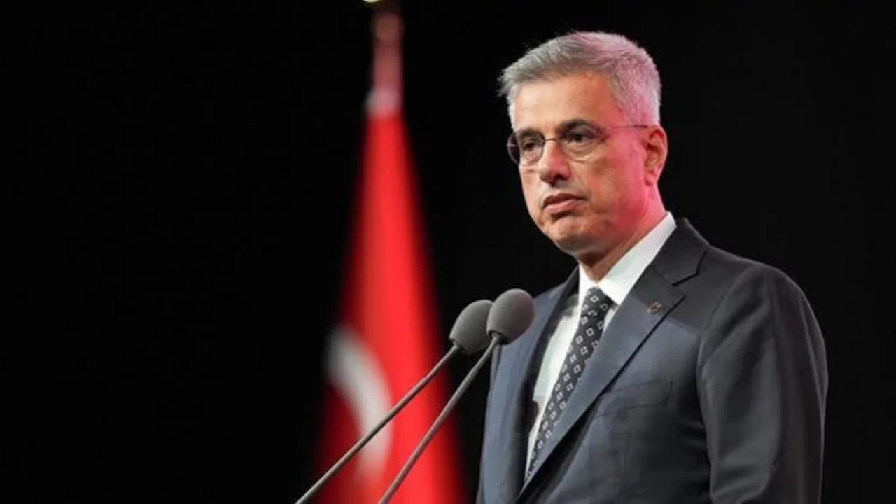 Bakan Memişoğlu'ndan sigara a&ccedil;ıklaması: Yeni kanun taslağı hazırlanıyor