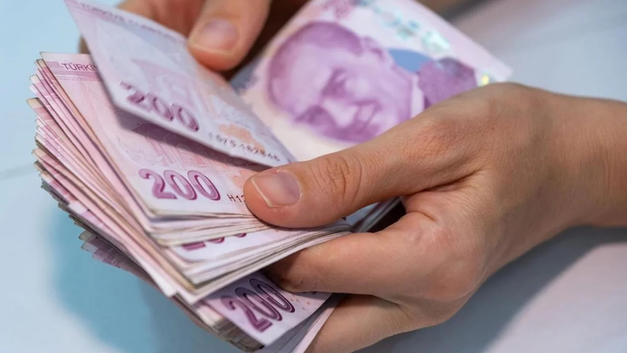 Bankalar kesenin ağzını a&ccedil;tı! Emekliye 35 bin TL
