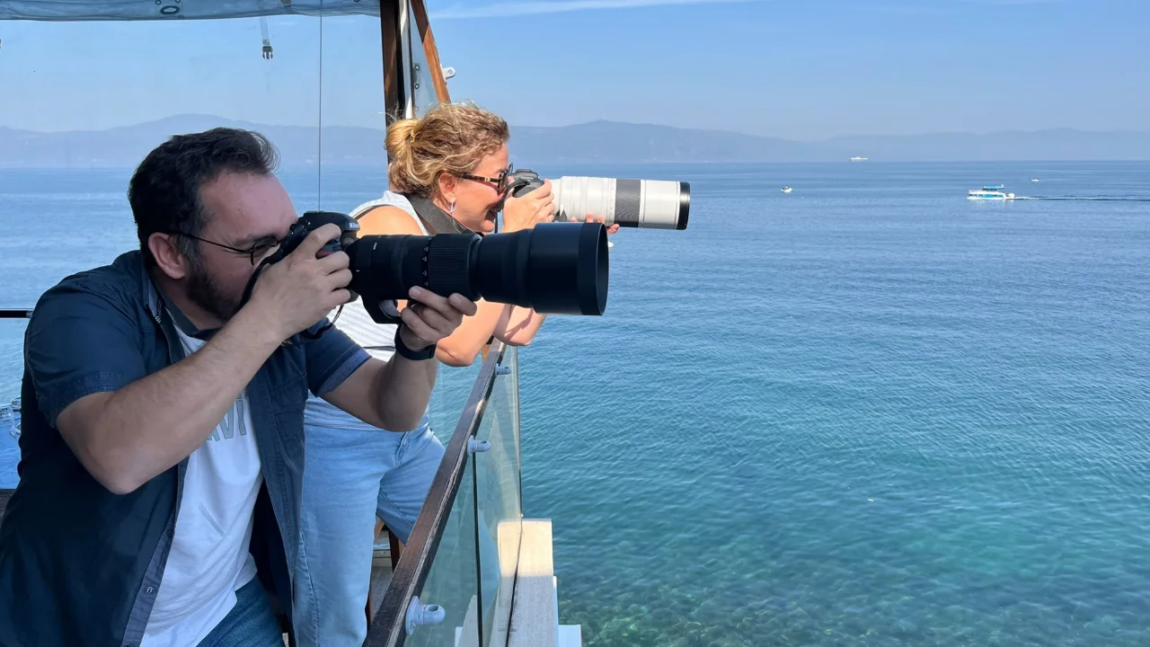Bursa'da SOLOT&Uuml;RK g&ouml;sterisini fotoğraflamak i&ccedil;in birbirleriyle yarıştılar
