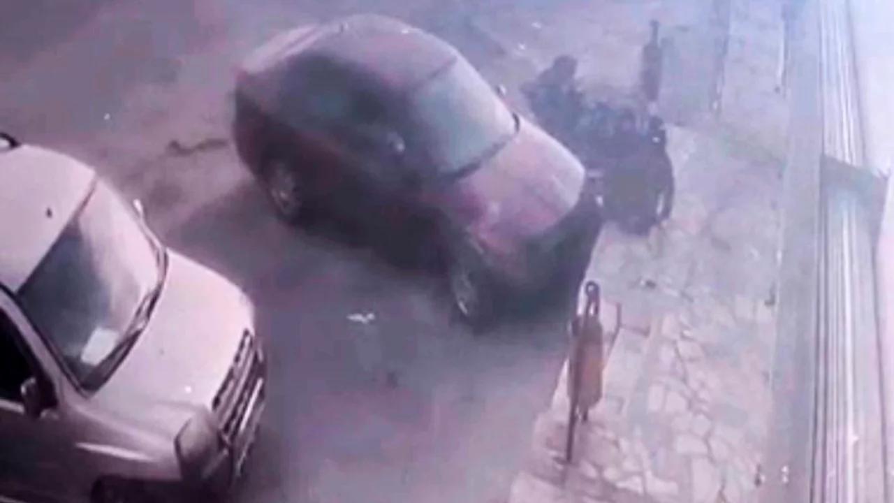 Kayseri'de şaşkına &ccedil;eviren kaza! Geri gitmek isterken kaldırımdaki kişiye &ccedil;arptı