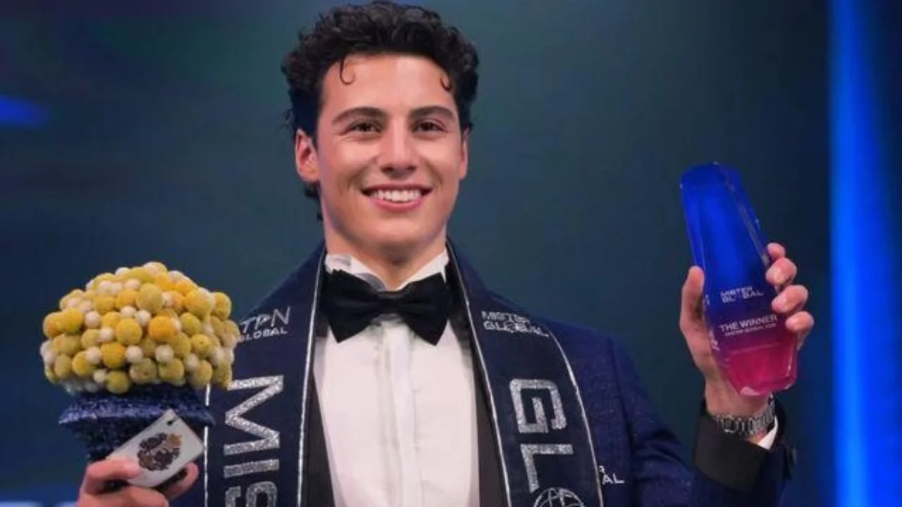 T&uuml;rkiye'ye d&uuml;nya birinciliği getirdi! Dilhan Divrikli, Mister Global 2026'nın kazananı oldu