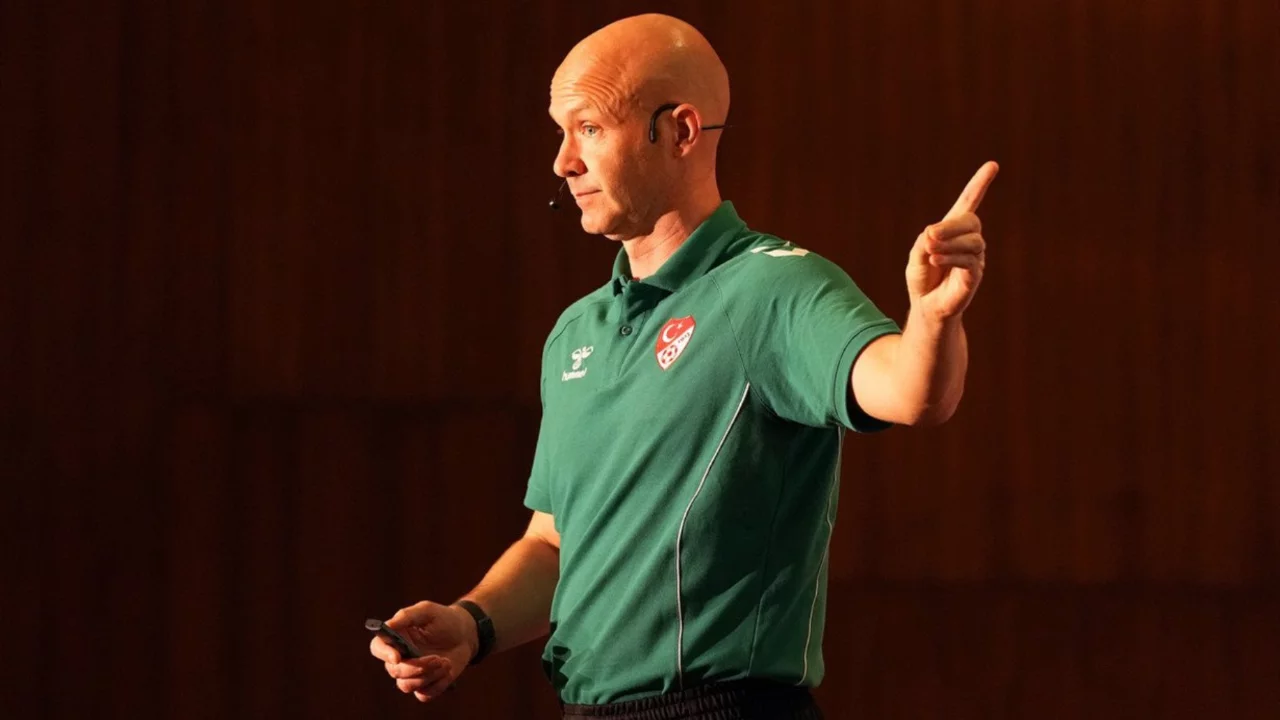 Anthony Taylor sezon sonuna kadar MHK başkanı olacak