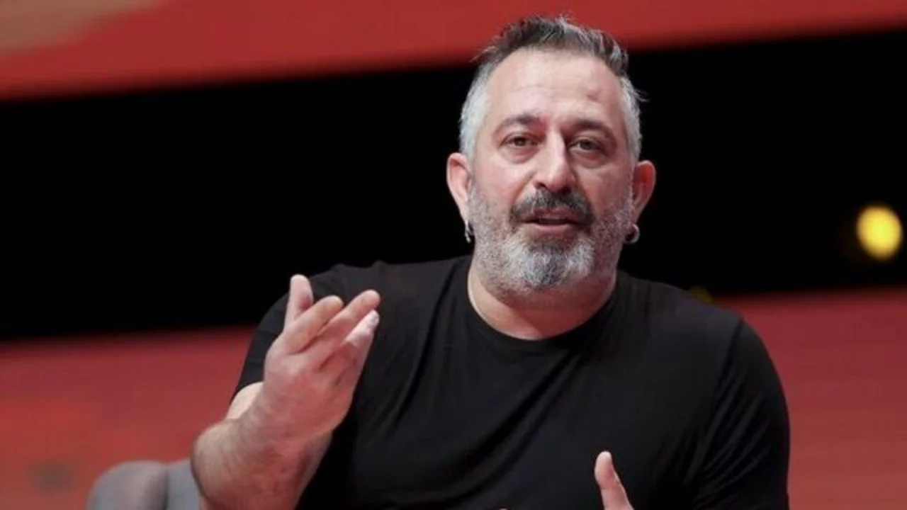 Cem Yılmaz'dan sağlık durumuyla ilgili paylaşım! Tedavi g&ouml;rd&uuml;ğ&uuml; hastaneye geri d&ouml;nd&uuml;