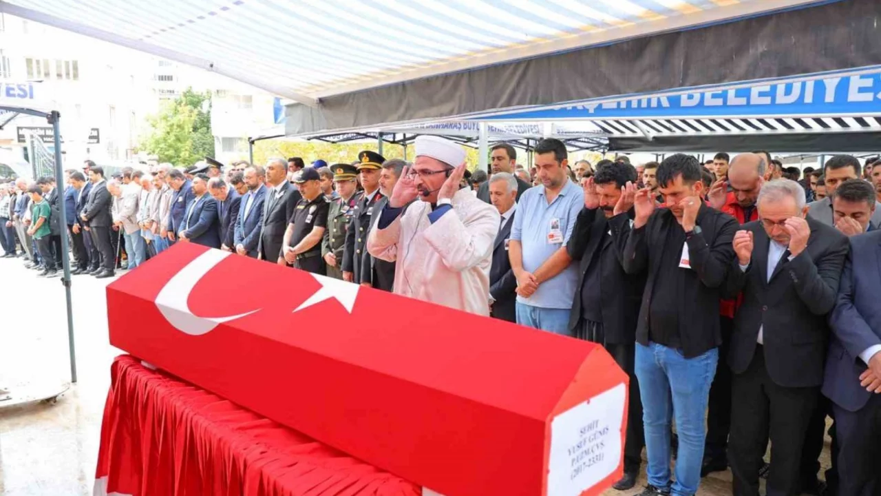 Kahramanmaraşlı şehidimiz son yolculuğuna uğurlandı