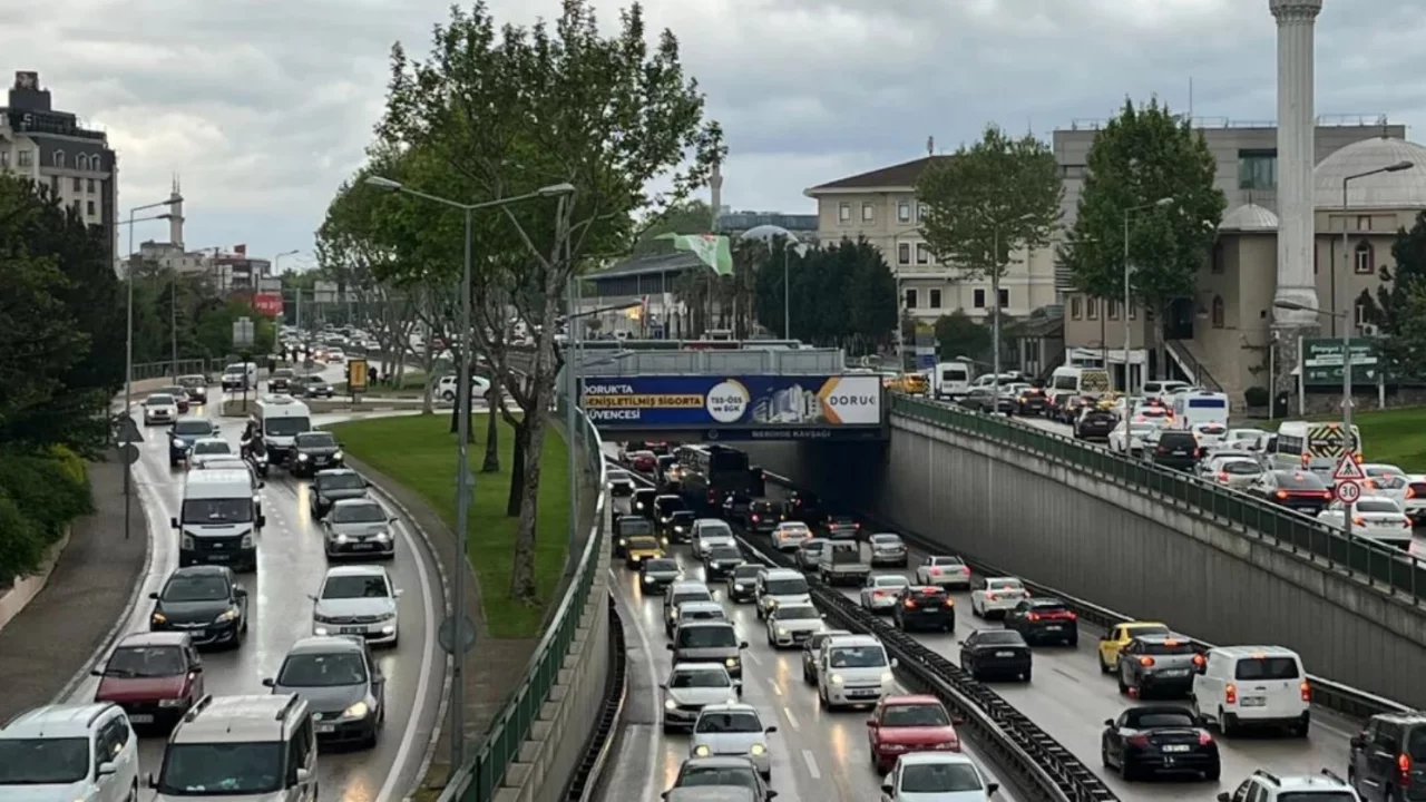 Bursa'da o cadde 24 g&uuml;n boyunca kapalı! S&uuml;r&uuml;c&uuml;ler dikkat...