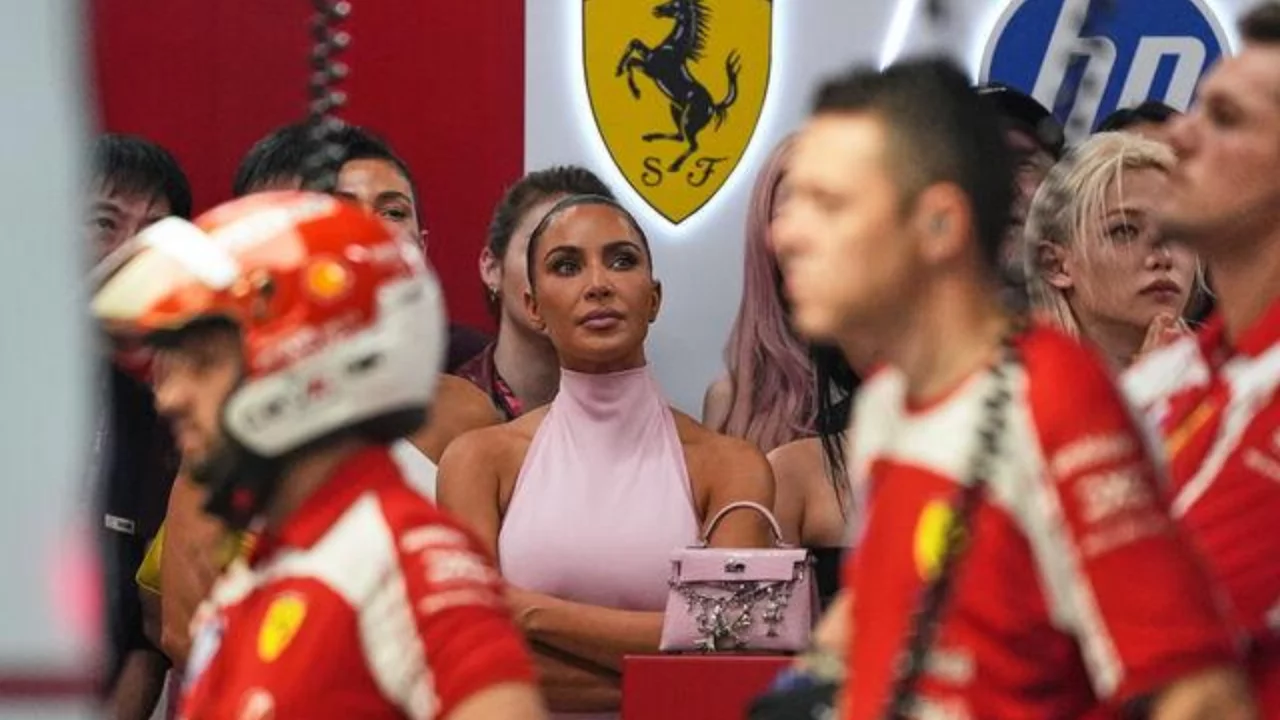 Kim Kardashian'dan Lewis Hamilton'a Singapur desteği! Yarışta gözler ünlü çiftteydi