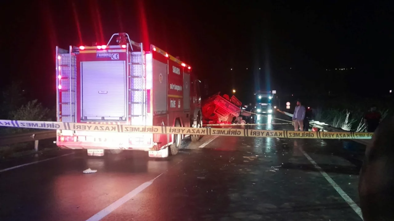 Sakarya'da zincirleme kaza: Ak Parti ilçe teşkilat başkanı hayatını kaybetti