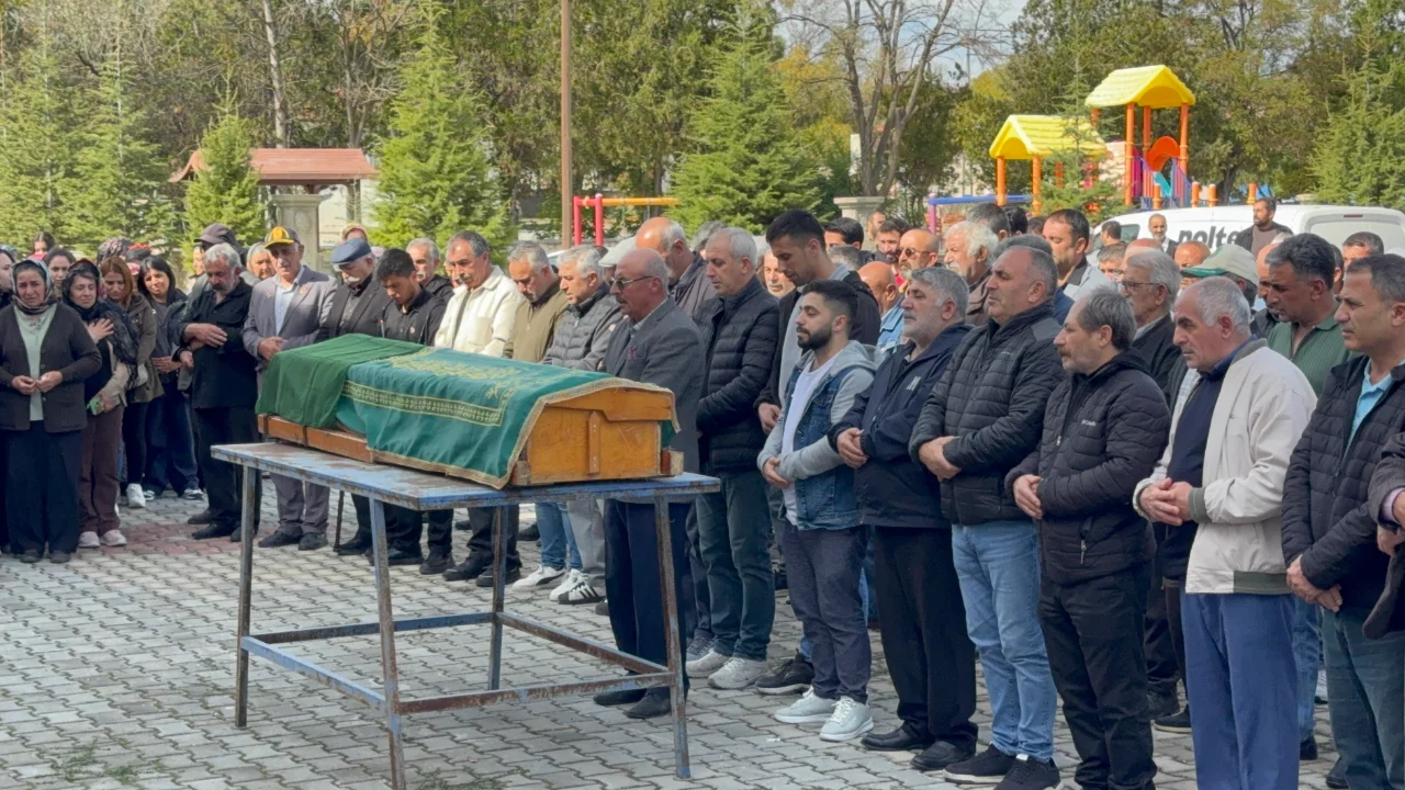 Manisa'daki otobüs kazasında ölen yolcuya Konya'da veda