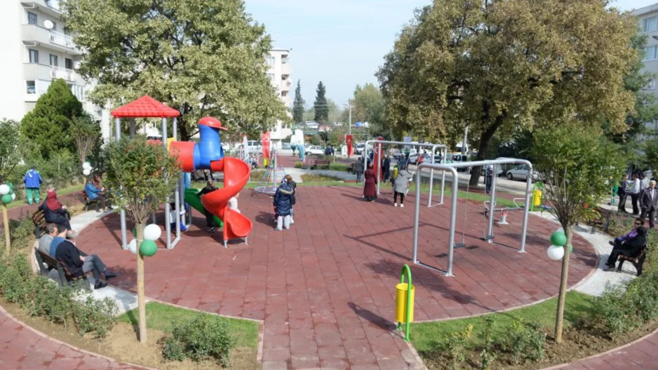 Bursa'da &ccedil;ocuk parkında saldırı girişimi iddiası! Muhtardan g&uuml;venlik talebi