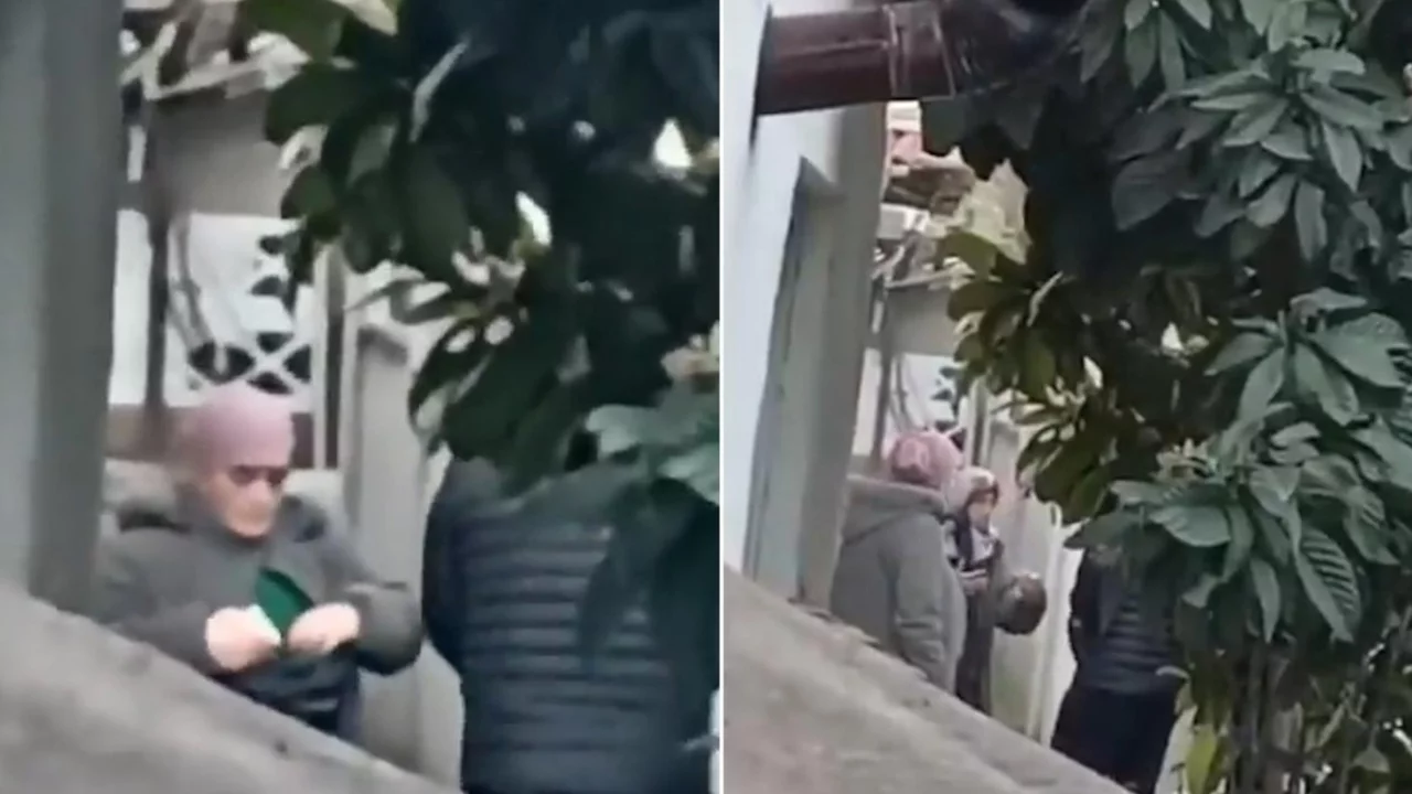 Torbacı neneler şoku! Polis kaydetti, &ccedil;ete yakalandı