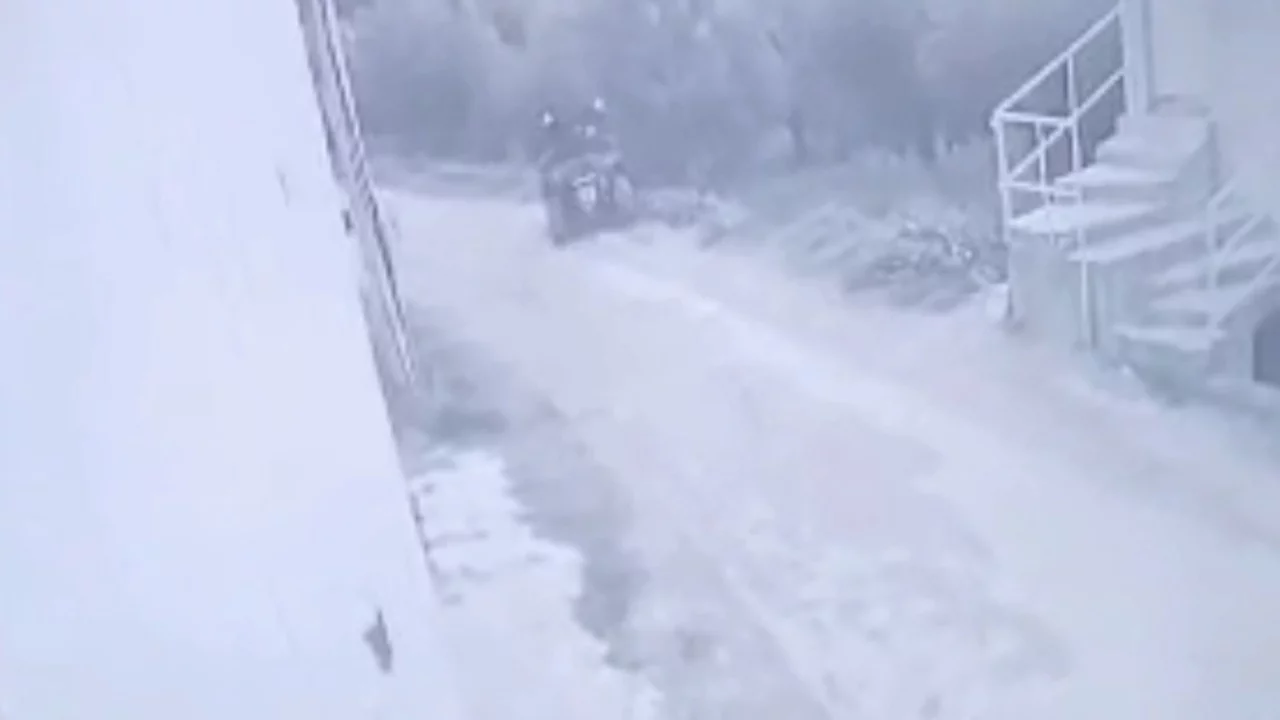 Bursa'da feci ATV kazası kamerada! Kalp hastası s&uuml;r&uuml;c&uuml; tarlaya u&ccedil;tu