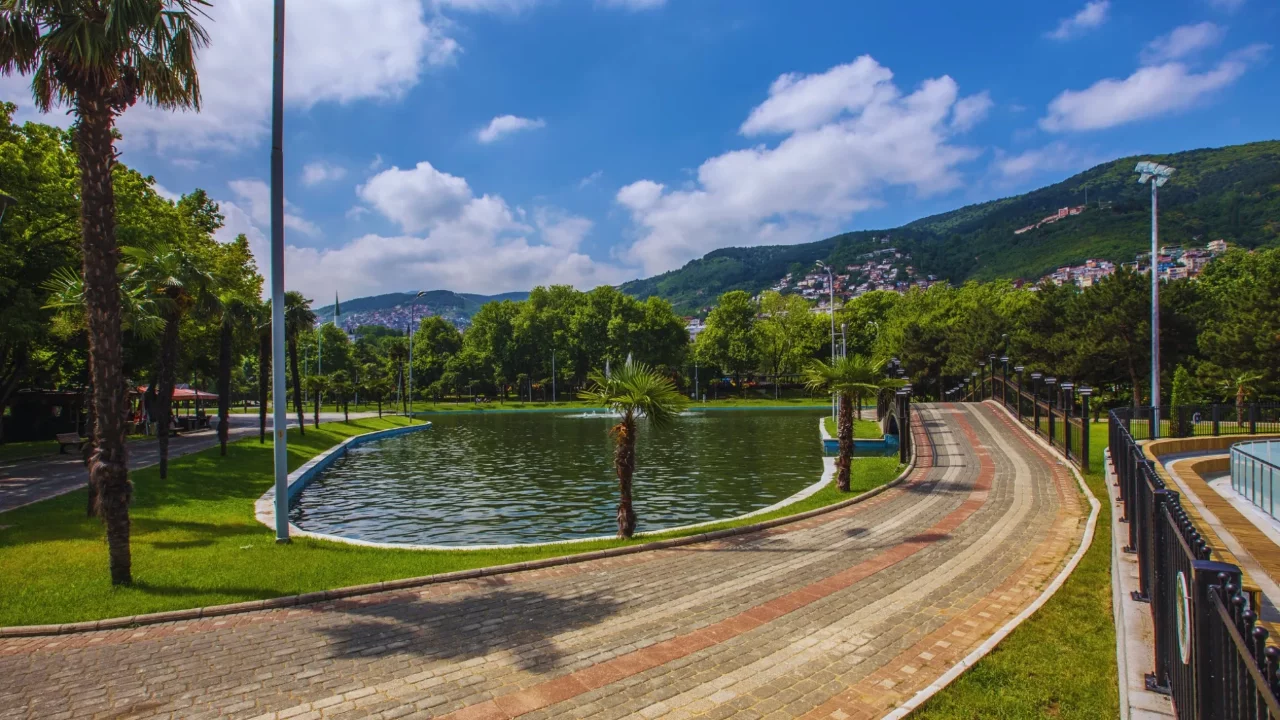 Bursa'nın g&ouml;beğindeki dev park i&ccedil;in dikkat &ccedil;eken karar! Bariyerler kalkıyor