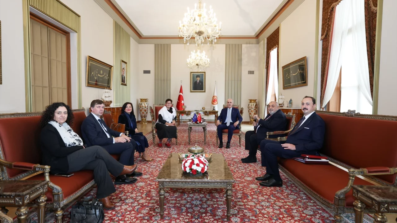 TBMM Başkanı Kurtulmuş, AKPM Başkanı Bayr ile g&ouml;r&uuml;şt&uuml;