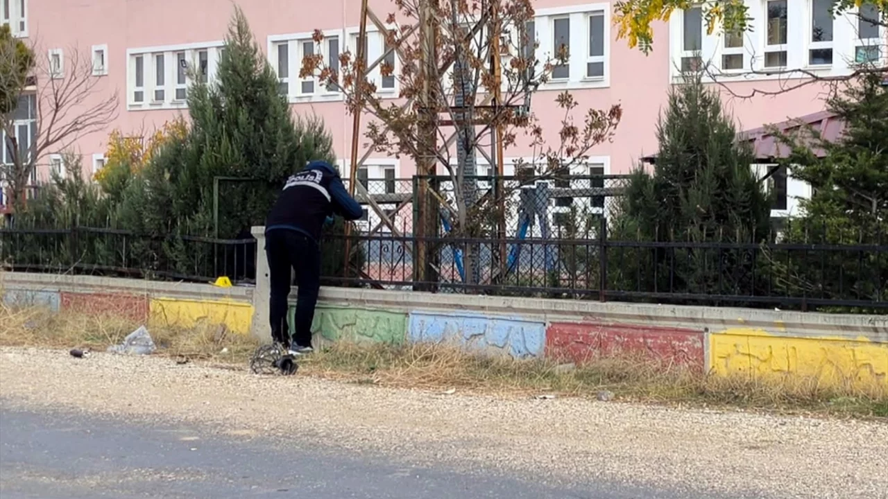 Kırıkkale'de feci olay! Elektrik direğine &ccedil;ıkan 66 yaşındaki adam hayatını kaybetti