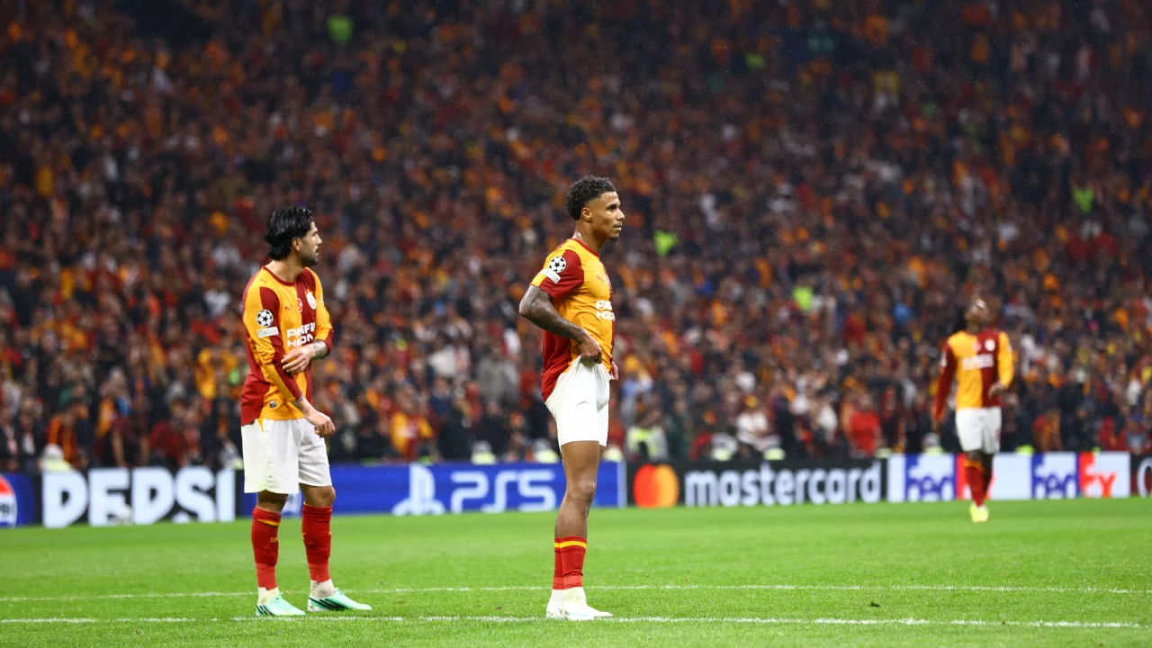 Galatasaray'dan Şampiyonlar Ligi'nde ağır yenilgi! Barcelona ikinci yarıda farkı a&ccedil;tı