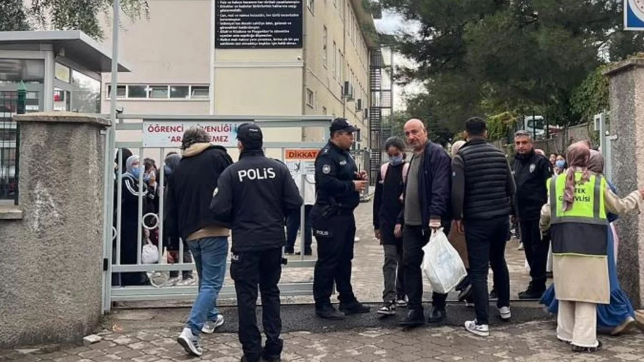 Ders saatinde büyük panik! İki okul apar topar tahliye edildi
