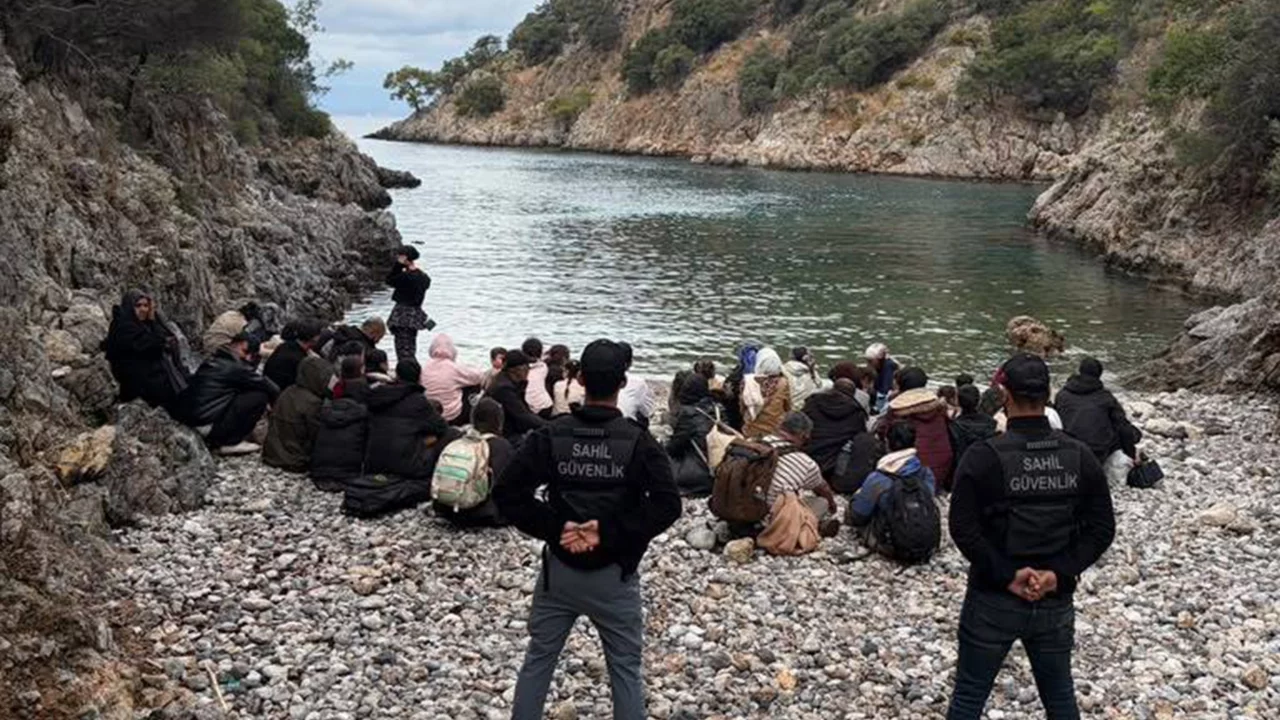 Fethiye'de kaçış hazırlığı yapan 62 düzensiz göçmen yakalandı