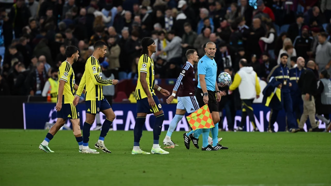 Fenerbah&ccedil;e İngiltere'de ağır darbe aldı! Aston Villa'dan 6 goll&uuml; galibiyet