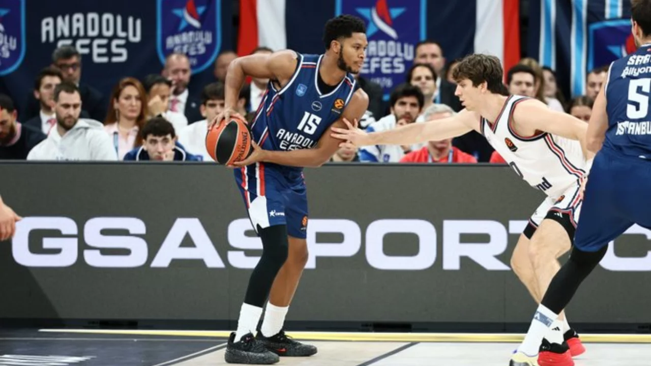 Anadolu Efes evinde Bayern Münih'e takıldı: Euroleague'de üst üste üçüncü mağlubiyet