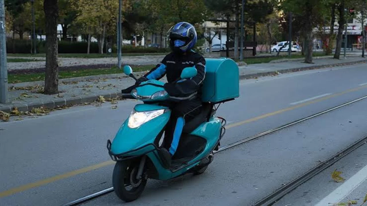 Bugün kuryeler çalışıyor mu, motokurye yasağı var mı? 15 Ekim motosiklet yasağı son durum