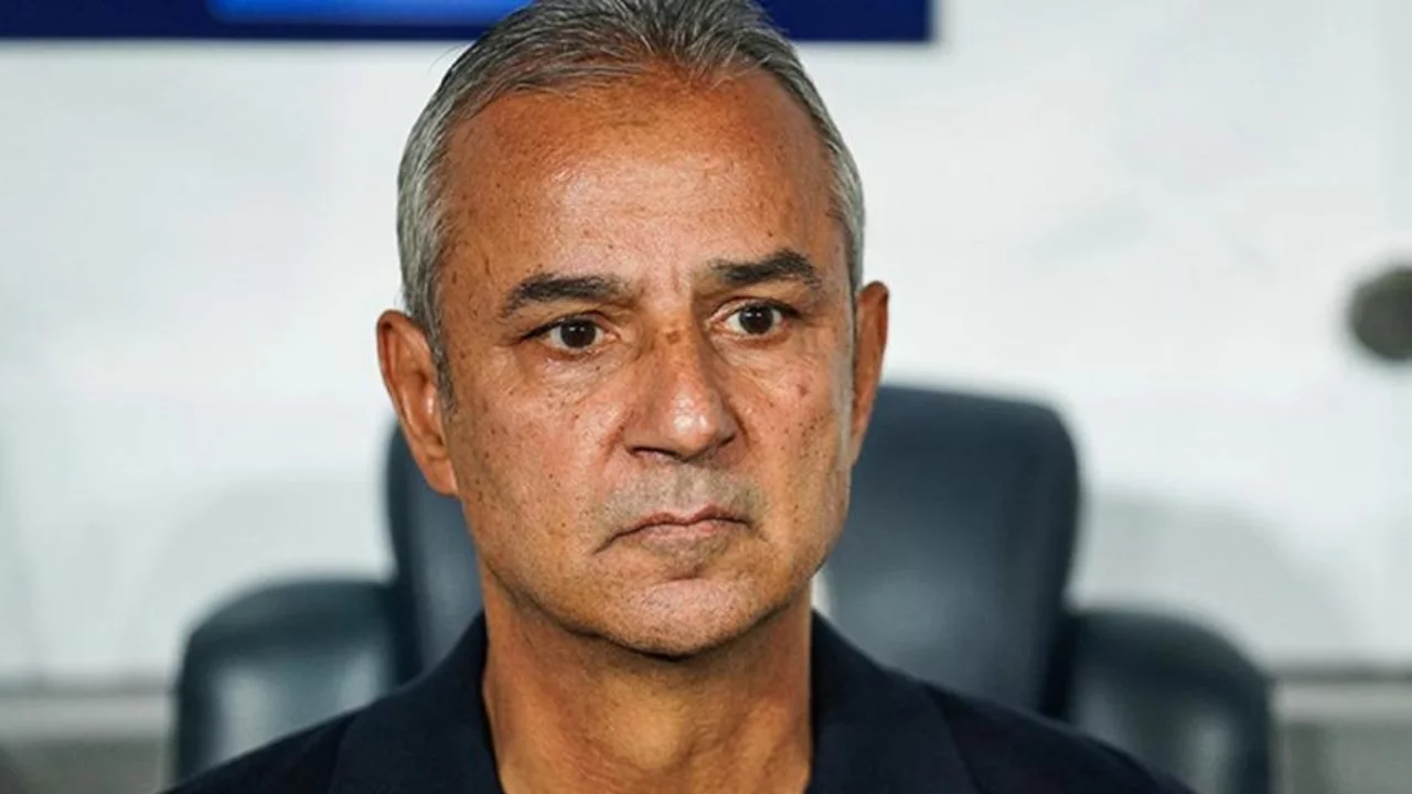 Fenerbah&ccedil;e'de 6-0'lık yenilgi bardağı taşırdı! İstifası isteniyor