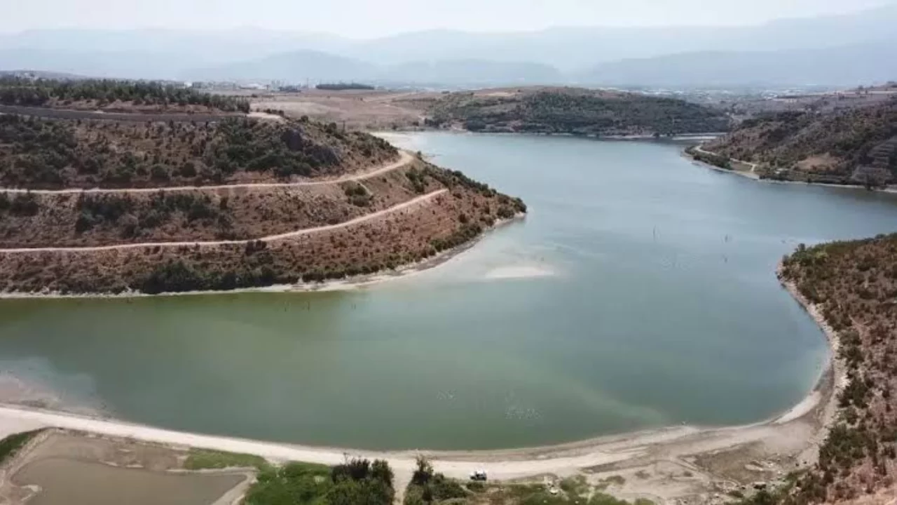 Bursa'da baraj kapakları a&ccedil;ıldı: 8 mahalle i&ccedil;in acil tedbir &ccedil;ağrısı