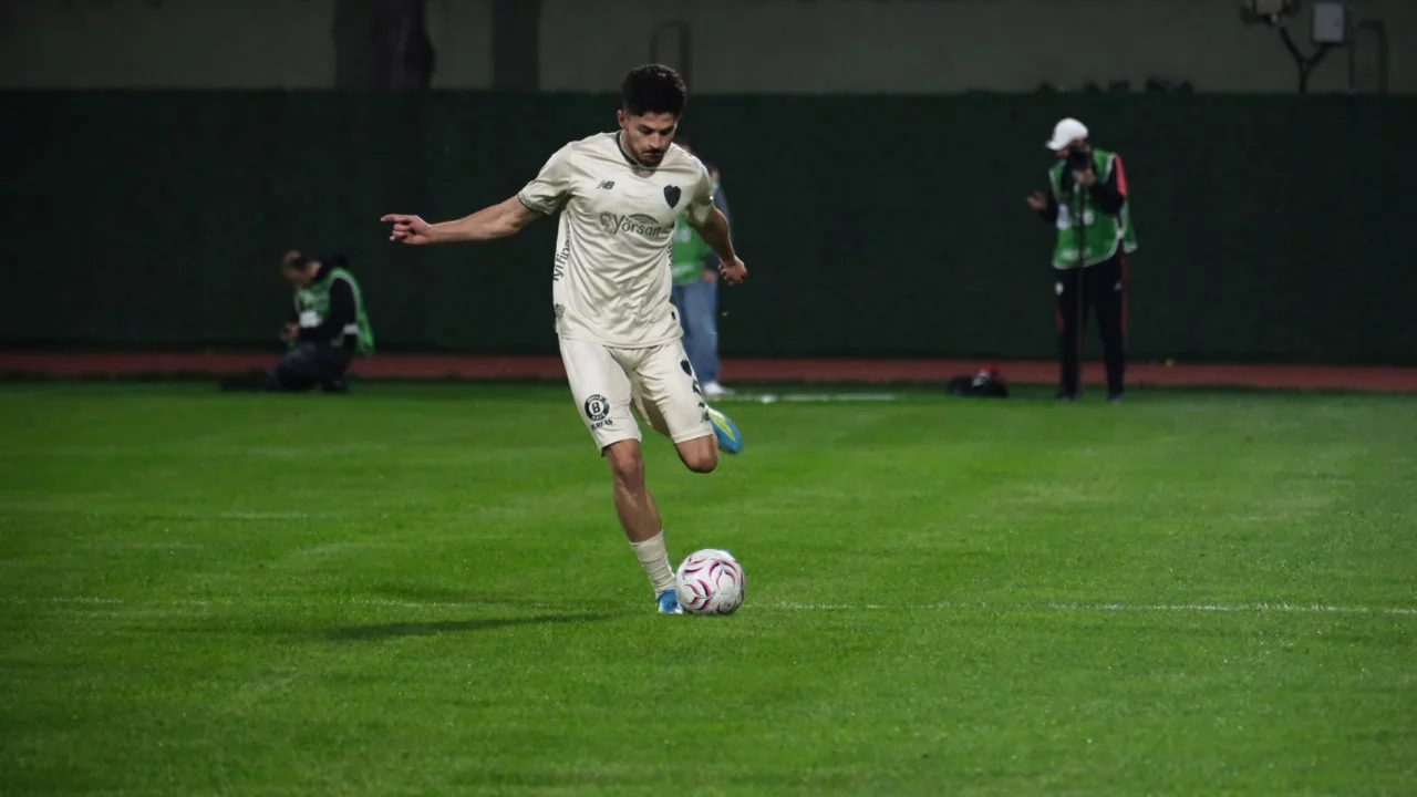 Bursaspor deplasmanda galibiyet arıyor! MA&Ccedil; BAŞLADI