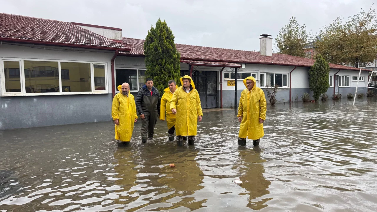 Sakarya'da sel okulları vurdu! 15 eğitim kurumunda hasar tespit &ccedil;alışması başlatıldı