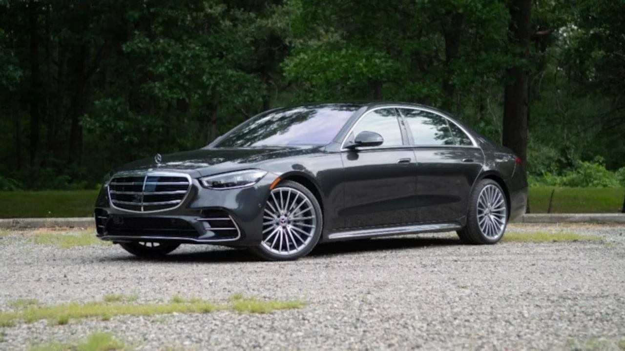 Mercedes, 30 binden fazla aracını geri &ccedil;ağırıyor: İşte nedeni