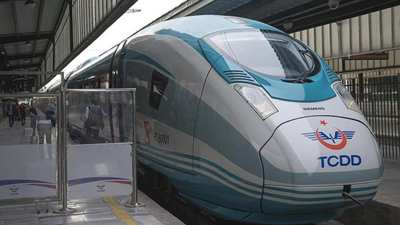 &Uuml;cretsiz tren biletinde yeni d&ouml;nem! 29 Ekim'den itibaren bu belgeler istenmeyecek