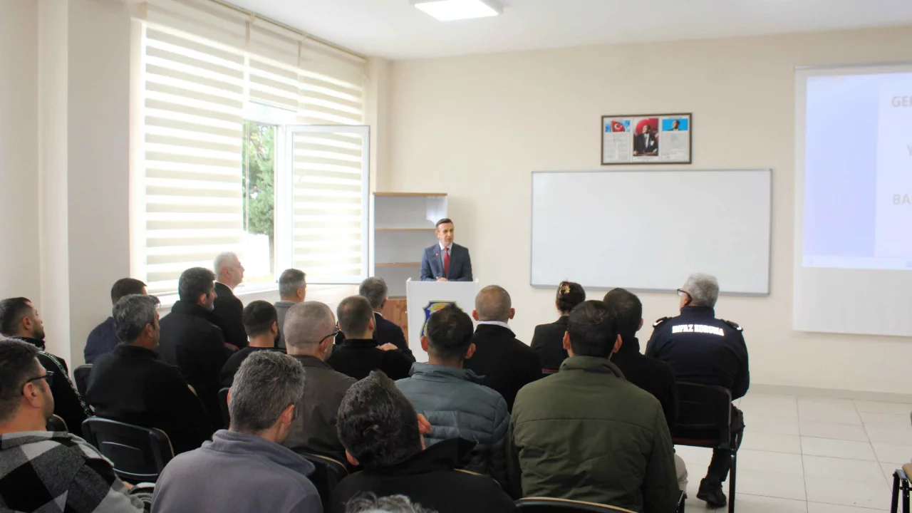 Gemlik A&ccedil;ık Ceza İnfaz Kurumundan Eğitim Hamlesi: Başarılı H&uuml;k&uuml;ml&uuml;lere Belgeleri Verildi