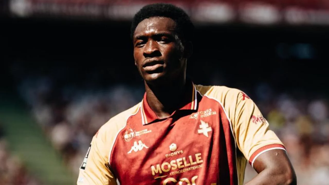Galatasaray'a 2 metrelik dev golc&uuml; geliyor! Pape Moussa Fall sesleri