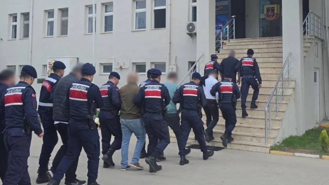 Bursa'da "İznik" grubuna operasyon! 8 ş&uuml;pheli yakalandı