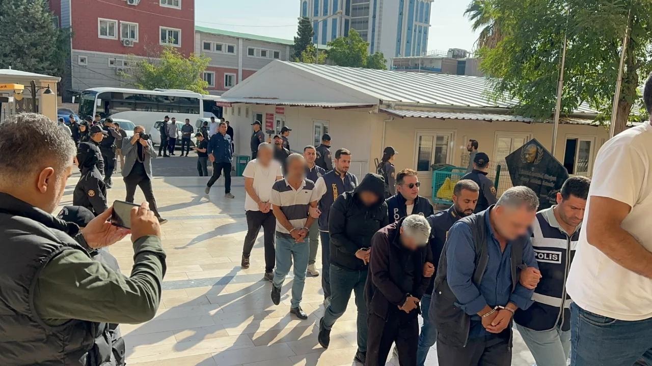 Yasa dışı bahis operasyonunda 2 milyar liralık hareket! 20 ş&uuml;pheli tutuklandı