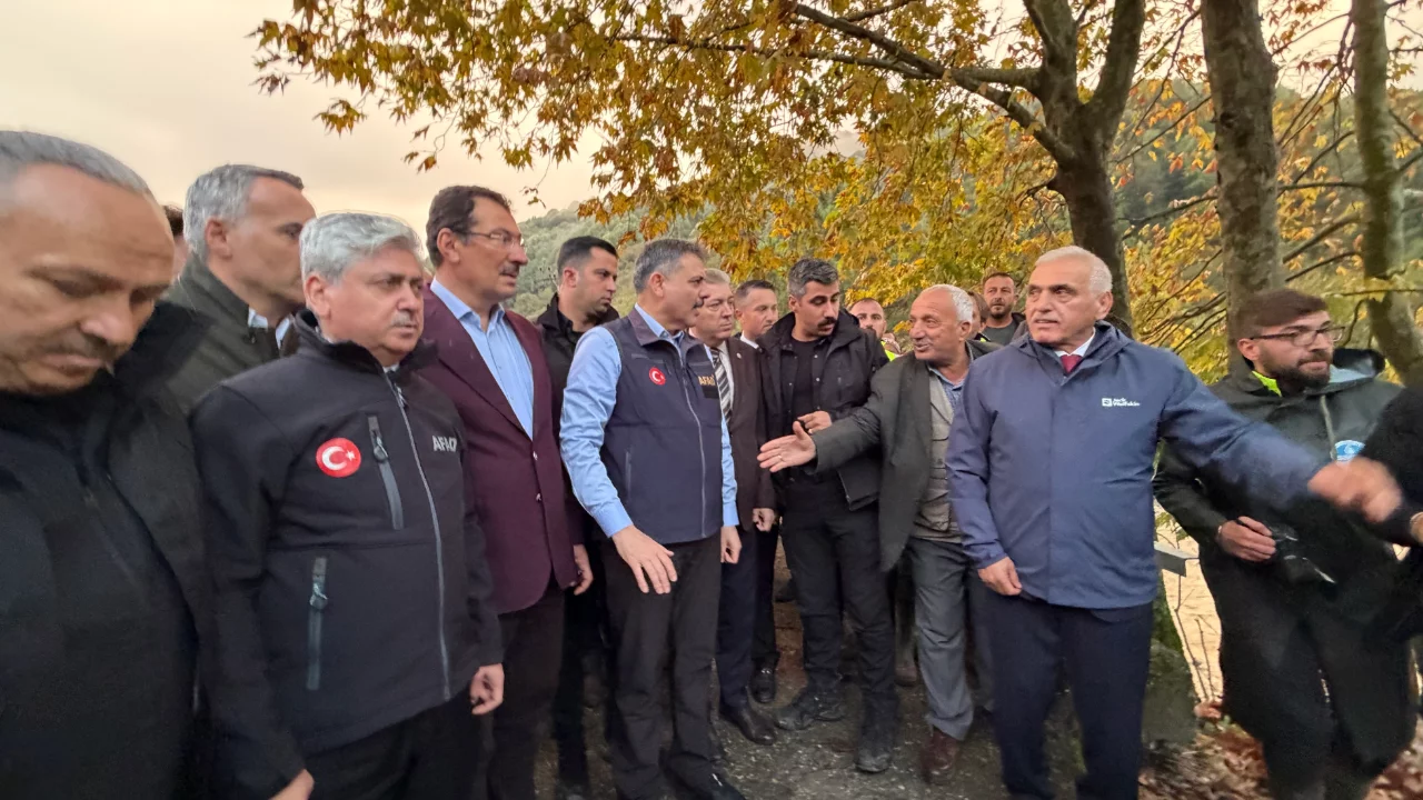 Bakan &Ccedil;ift&ccedil;i, yaraların sarılmaya &ccedil;alışıldığı b&ouml;lgeyi ziyaret etti