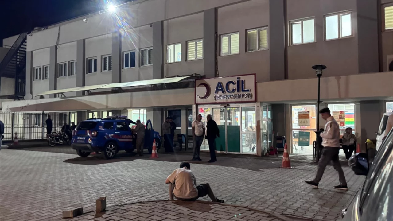 Siirt'te gıda zehirlenmesi ş&uuml;phesi: 19'u &ouml;ğrenci 22 kişi hastaneye kaldırıldı